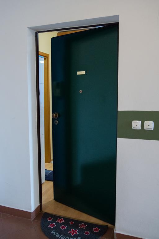 Apartment Giro Загреб Экстерьер фото